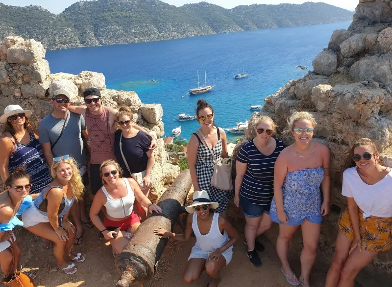 20's TO 40's YOUNG TRAVELERS